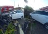 Carro colide contra muro no Centro de Penha neste domingo (6)