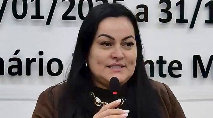 Vereadora Luciana Rodrigues cobra segurança e providências para o bairro Armação, em Penha