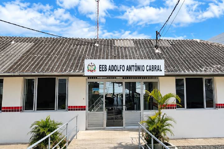 Escola Adolfo Antônio Cabral passa oficialmente para a rede municipal de Balneário Piçarras