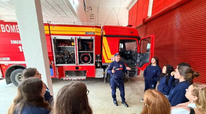 Câmara Mirim de Balneário Piçarras realiza visita institucional ao Corpo de Bombeiros