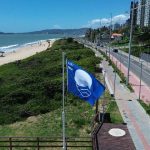 Pelo segundo ano consecutivo, Balneário Piçarras é a única cidade do Brasil com 100% das praias premiadas pelo Bandeira Azul