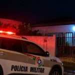 Homem é morto a facadas dentro de casa em Piçarras; suspeito está foragido