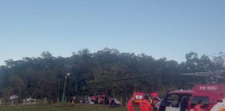Motociclista de 43 anos sofre ferimentos graves após bater contra cerca em Camboriú