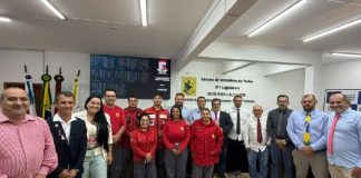 Sessão da Câmara de Penha é marcada pela aprovação de quatro projetos de lei e entrega de ambulância para os Bombeiros Voluntários