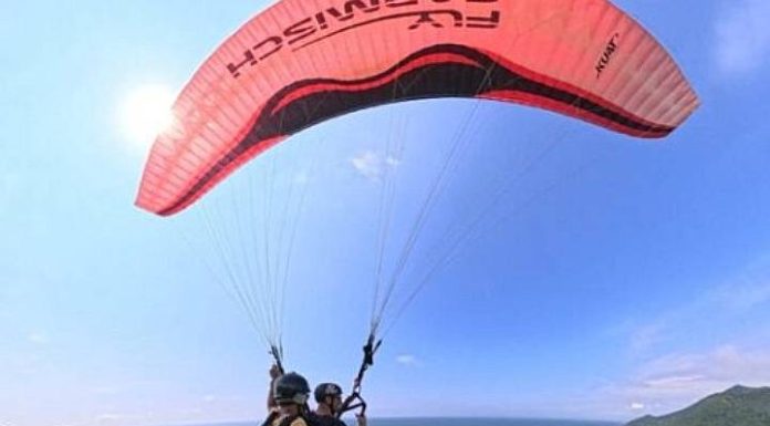 Voo de parapente na Praia Vermelha exige atenção e reforça alerta sobre segurança