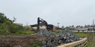 Prefeitura inicia obras de contenção contra erosão na Rua João de Deus Carvalho, no bairro Santo Antônio