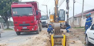 O que existe debaixo das ruas de Penha? Entenda a diferença entre esgoto e drenagem